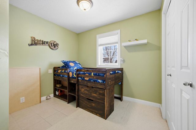 4238 43rd Avenue S, Fargo, ND 58104