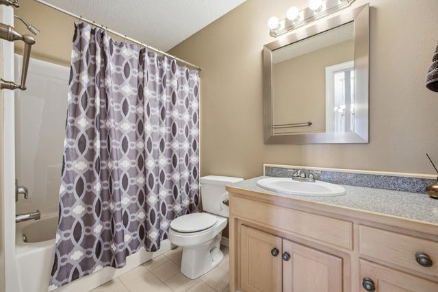 4238 43rd Avenue S, Fargo, ND 58104