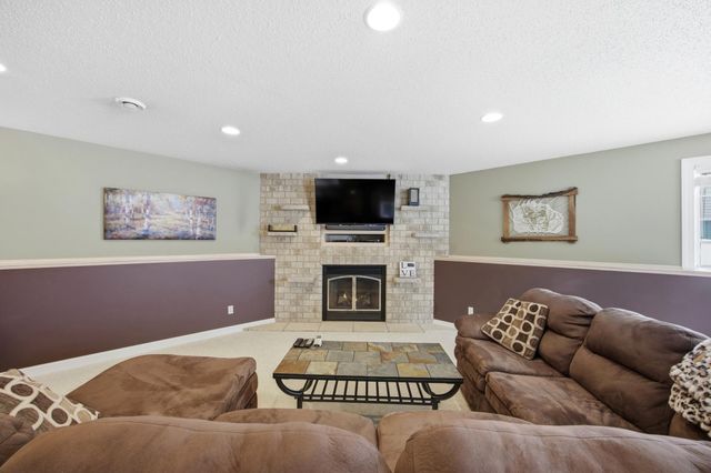 4238 43rd Avenue S, Fargo, ND 58104