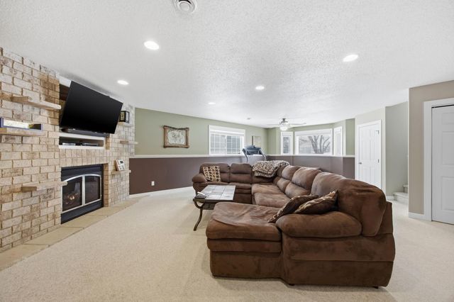 4238 43rd Avenue S, Fargo, ND 58104