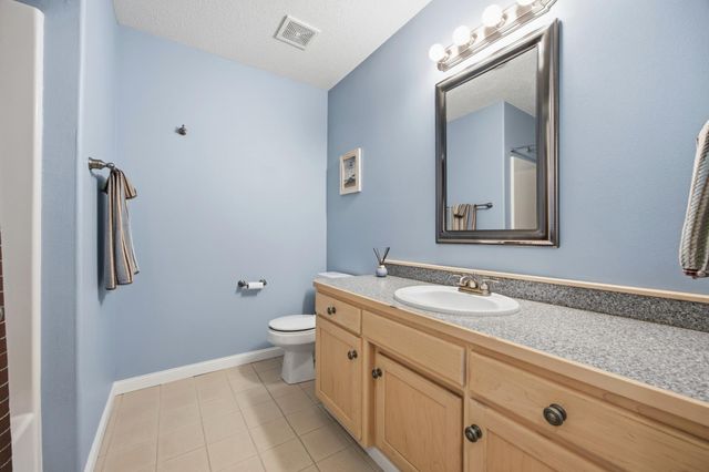 4238 43rd Avenue S, Fargo, ND 58104