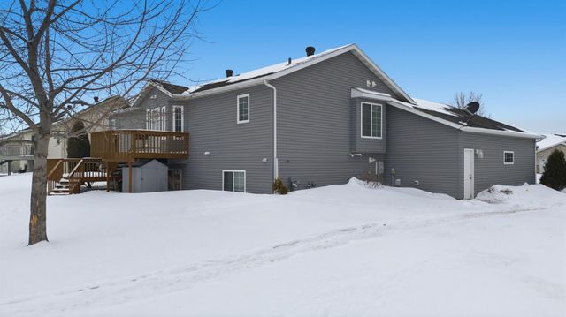 4238 43rd Avenue S, Fargo, ND 58104