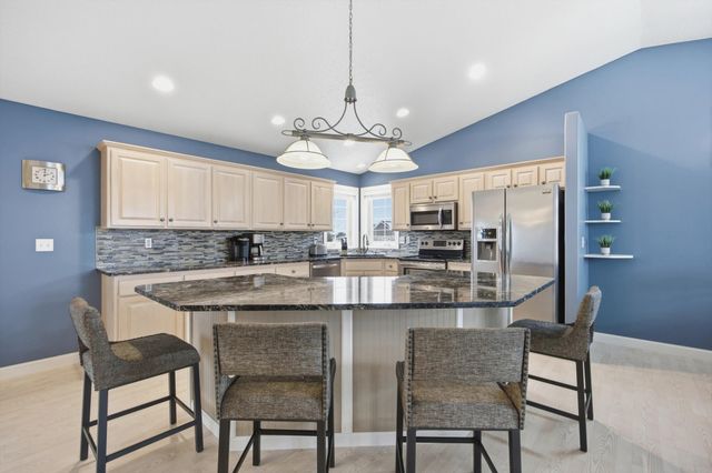 4238 43rd Avenue S, Fargo, ND 58104