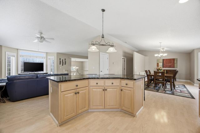 4238 43rd Avenue S, Fargo, ND 58104