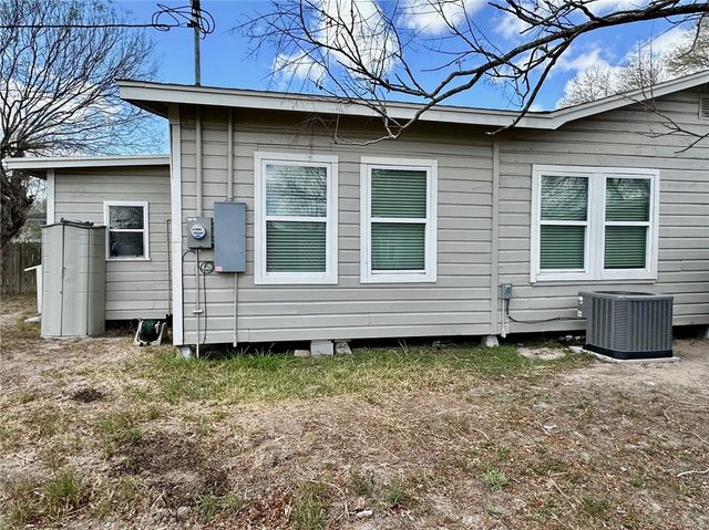 1021 E B Ave, Kingsville, TX 78363