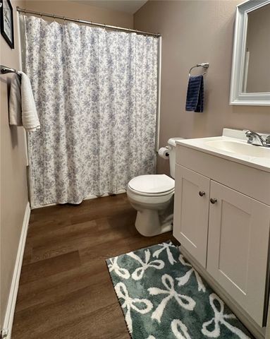 1021 E B Ave, Kingsville, TX 78363