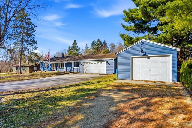 W377S3527 School Section Lake DRIVE, Dousman, WI 53118