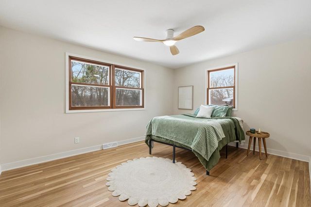 W377S3527 School Section Lake DRIVE, Dousman, WI 53118