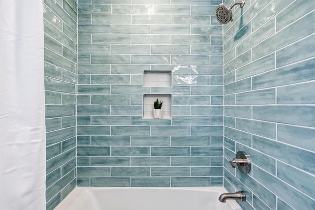 W377S3527 School Section Lake DRIVE, Dousman, WI 53118