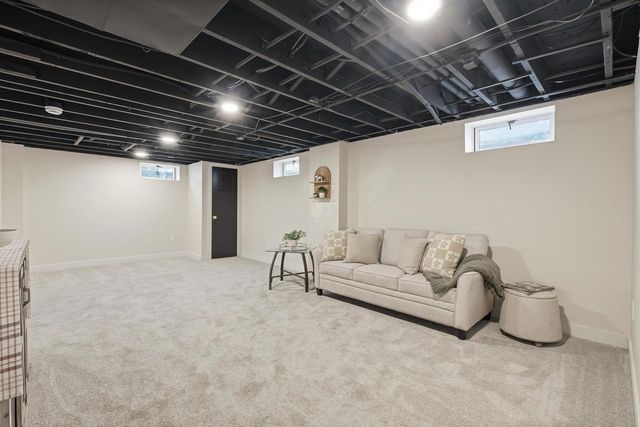 W377S3527 School Section Lake DRIVE, Dousman, WI 53118