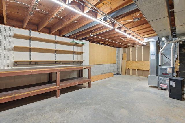 W377S3527 School Section Lake DRIVE, Dousman, WI 53118