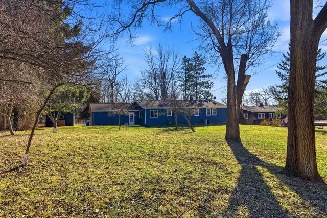 W377S3527 School Section Lake DRIVE, Dousman, WI 53118