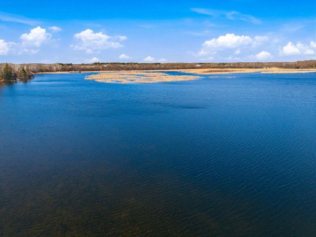 W377S3527 School Section Lake DRIVE, Dousman, WI 53118