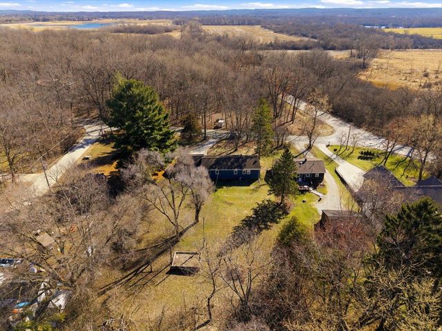 W377S3527 School Section Lake DRIVE, Dousman, WI 53118