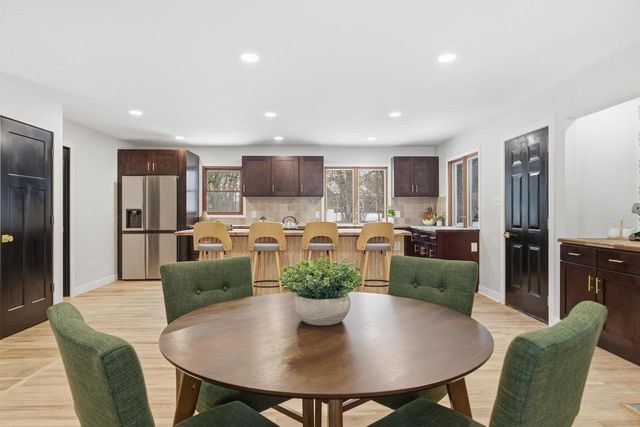 W377S3527 School Section Lake DRIVE, Dousman, WI 53118