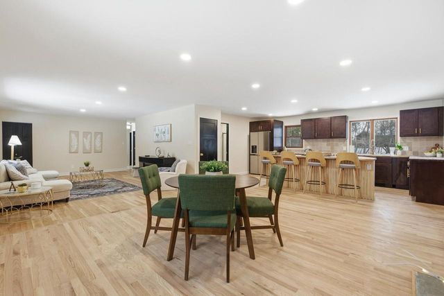 W377S3527 School Section Lake DRIVE, Dousman, WI 53118