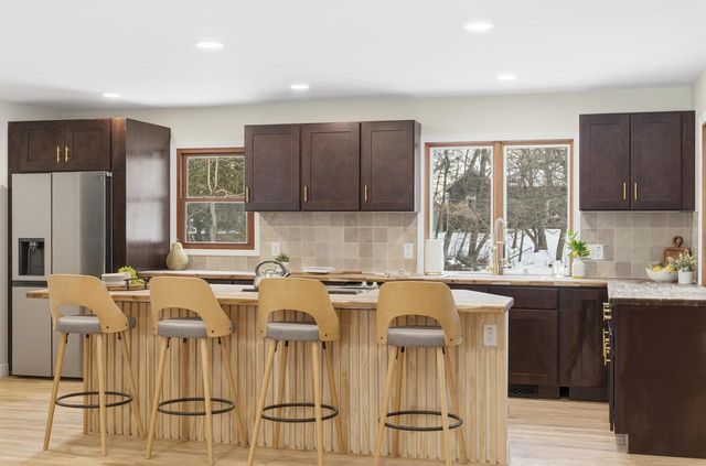 W377S3527 School Section Lake DRIVE, Dousman, WI 53118