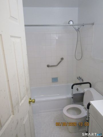 235 Henry Avenue 12J, Stratford, CT 06614