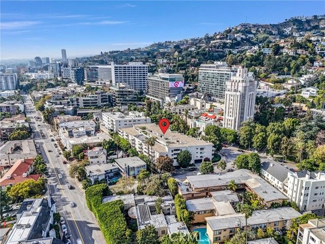 8400 De Longpre 212, West Hollywood, CA 90069