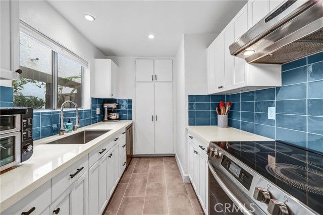 8400 De Longpre 212, West Hollywood, CA 90069