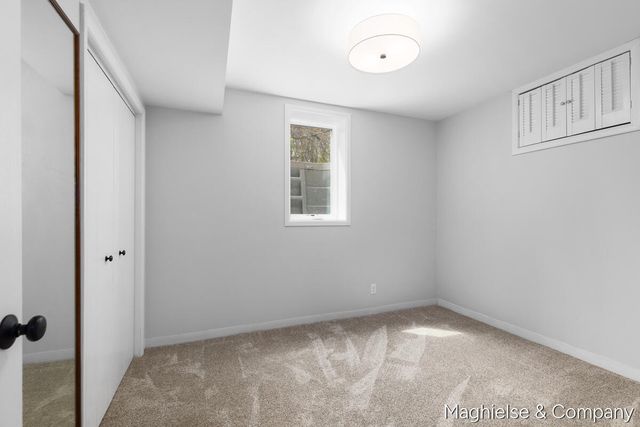 9391 Summit Avenue NE, Rockford, MI 49341