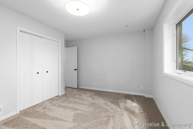 9391 Summit Avenue NE, Rockford, MI 49341