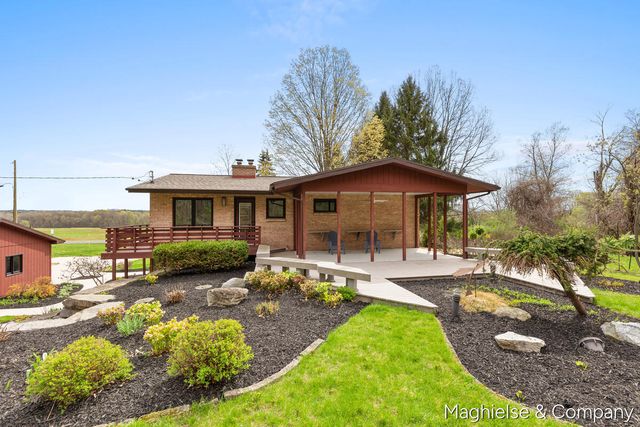 9391 Summit Avenue NE, Rockford, MI 49341