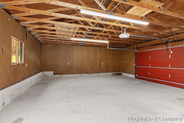 9391 Summit Avenue NE, Rockford, MI 49341