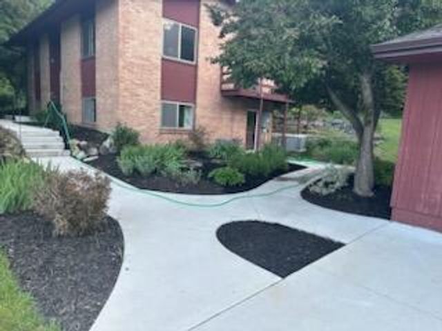 9391 Summit Avenue NE, Rockford, MI 49341