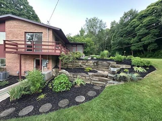 9391 Summit Avenue NE, Rockford, MI 49341