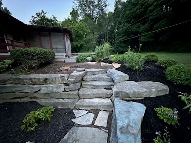 9391 Summit Avenue NE, Rockford, MI 49341
