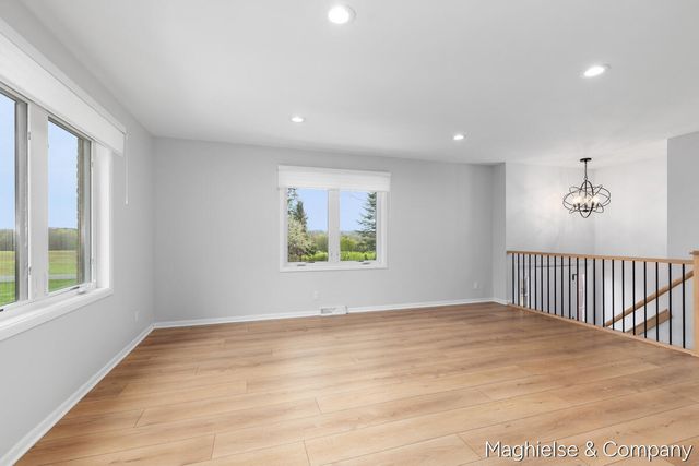 9391 Summit Avenue NE, Rockford, MI 49341