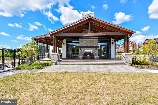 108 SALINGER DR, Gaithersburg, MD 20878