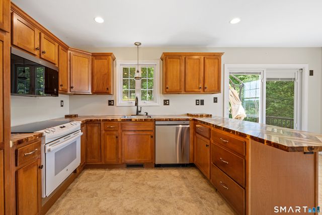 30 Tower Road, Bristol, CT 06010
