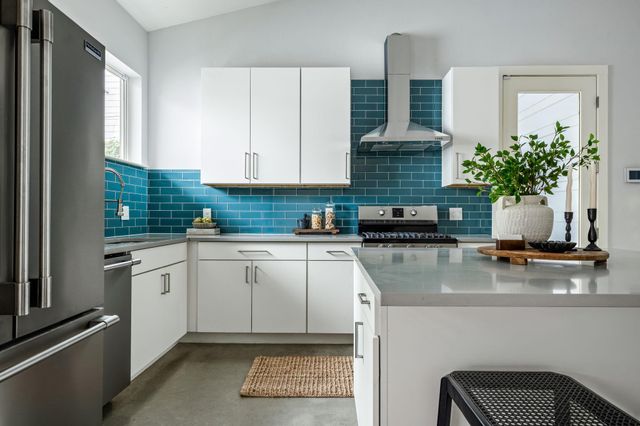 1703 Perez ST 2, Austin, TX 78721