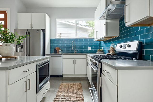 1703 Perez ST 2, Austin, TX 78721