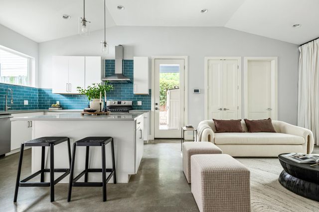 1703 Perez ST 2, Austin, TX 78721