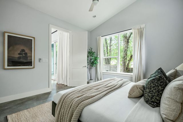 1703 Perez ST 2, Austin, TX 78721