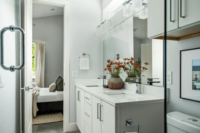 1703 Perez ST 2, Austin, TX 78721