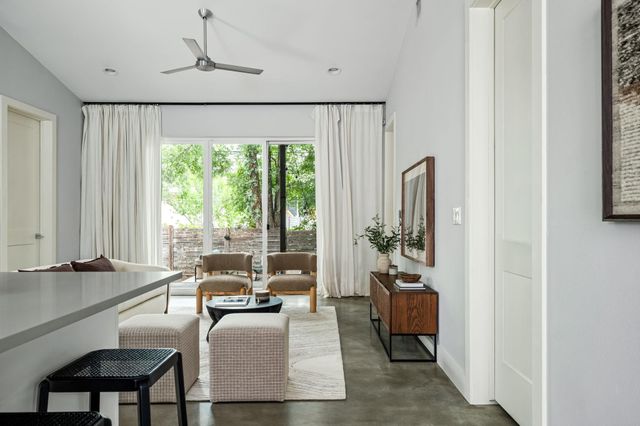 1703 Perez ST 2, Austin, TX 78721