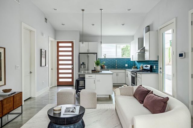 1703 Perez ST 2, Austin, TX 78721