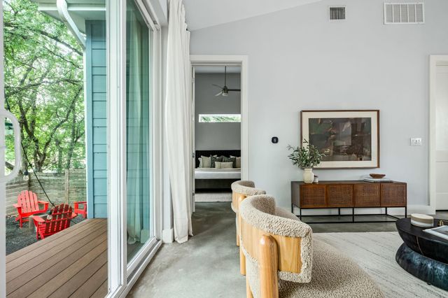 1703 Perez ST 2, Austin, TX 78721