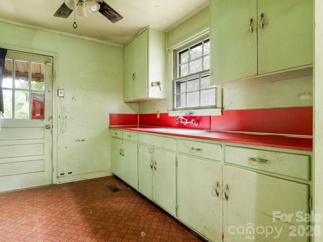 1525 Herrin Avenue, Charlotte, NC 28205