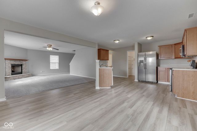 933 Shenandoah Way, Greenwood, IN 46143