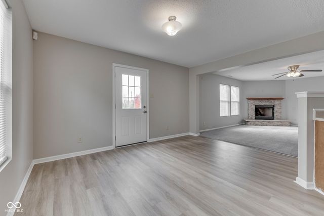 933 Shenandoah Way, Greenwood, IN 46143