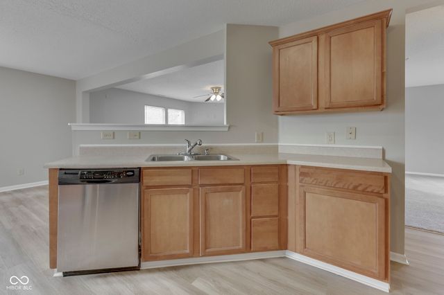 933 Shenandoah Way, Greenwood, IN 46143