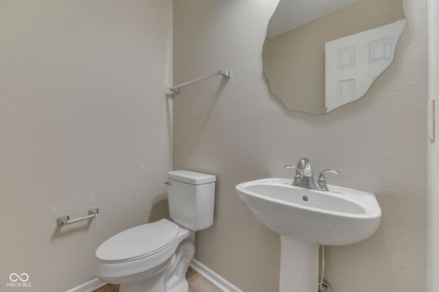 933 Shenandoah Way, Greenwood, IN 46143