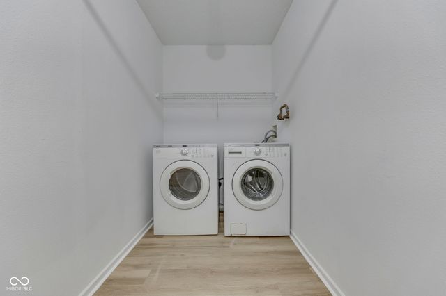 933 Shenandoah Way, Greenwood, IN 46143