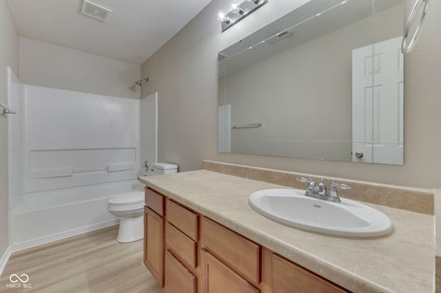 933 Shenandoah Way, Greenwood, IN 46143