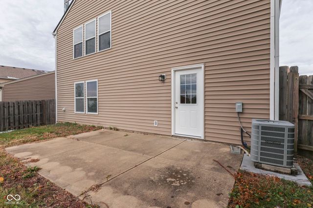 933 Shenandoah Way, Greenwood, IN 46143